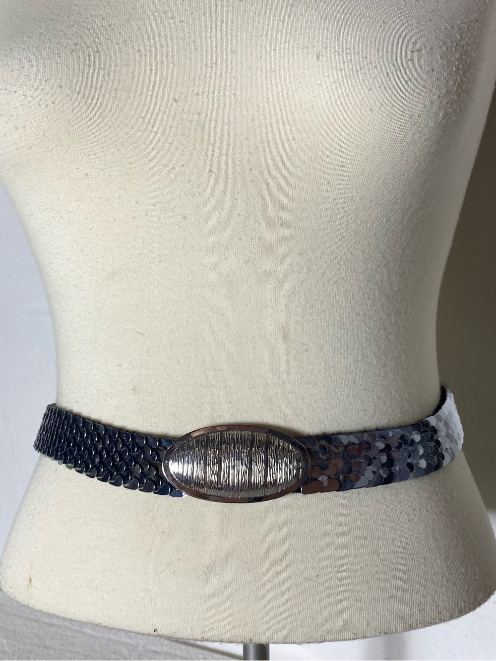 Vintage 70s 80s Silver Tone Fish Scale Stretch Belt with Ornate Oval Buckle